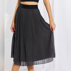 Zenana Outfitters Black A-Line Skirt